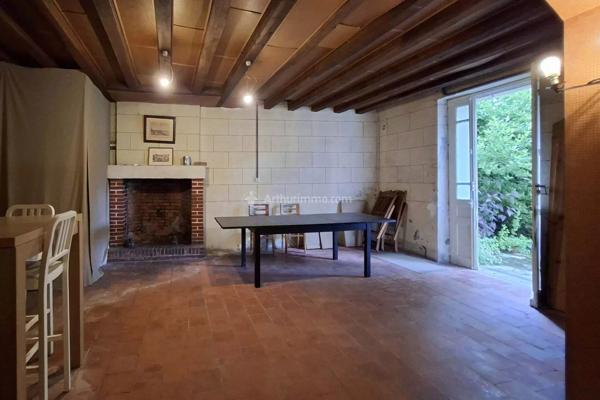 Vente                                                      Maison
                        
                     6 pièces                      218 m2                     à Montval-sur-Loir
