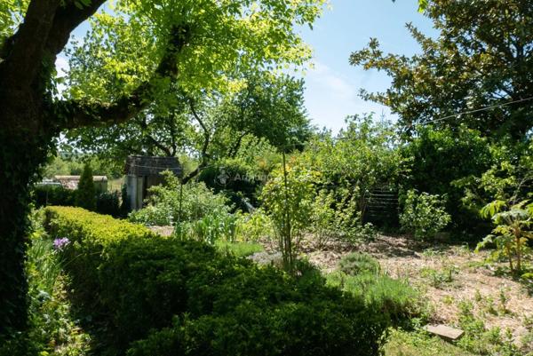 Vente                                                      Maison
                        
                     6 pièces                      218 m2                     à Montval-sur-Loir