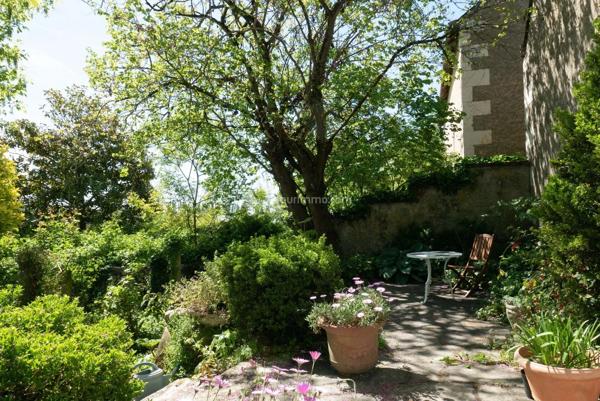Vente                                                      Maison
                        
                     6 pièces                      218 m2                     à Montval-sur-Loir