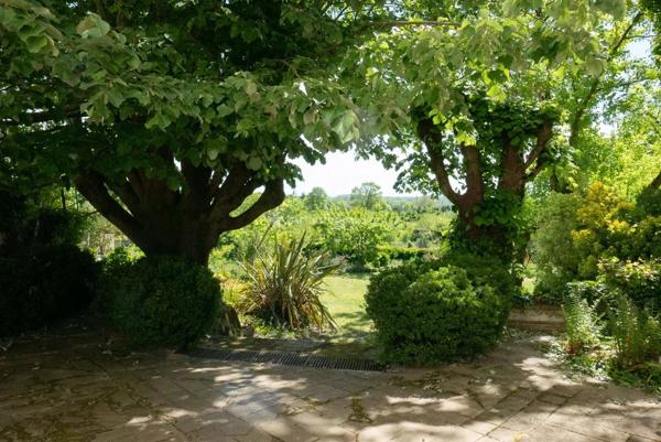 Vente                                                      Maison
                        
                     6 pièces                      218 m2                     à Montval-sur-Loir