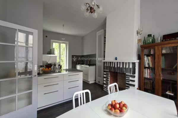 Vente                                                      Maison
                        
                     6 pièces                      218 m2                     à Montval-sur-Loir