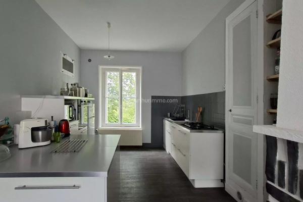 Vente                                                      Maison
                        
                     6 pièces                      218 m2                     à Montval-sur-Loir