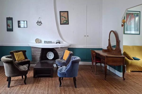Vente                                                      Maison
                        
                     6 pièces                      218 m2                     à Montval-sur-Loir