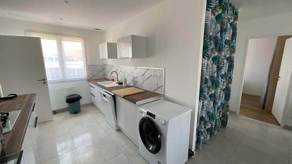MAISON MEUBLEE TYPE 3 + BUREAU + GARAGE + JARDIN RUE DU PONTREAU 85180 LES SABLES