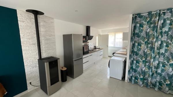 MAISON MEUBLEE TYPE 3 + BUREAU + GARAGE + JARDIN RUE DU PONTREAU 85180 LES SABLES