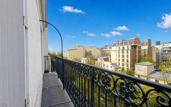 Appartement à vendre    3 pièces • 54 m2 Paris 14