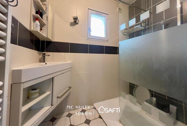 Pavillon 4 chambres 120m2 avec 400m2 de Terrain.