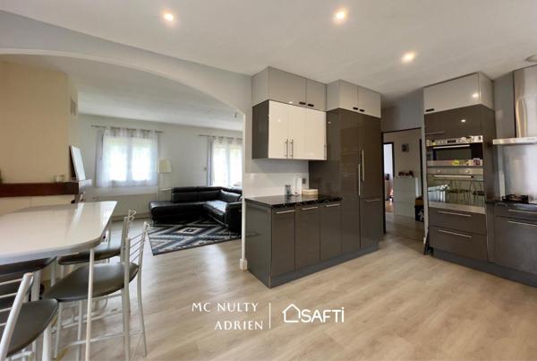 Pavillon 4 chambres 120m2 avec 400m2 de Terrain.