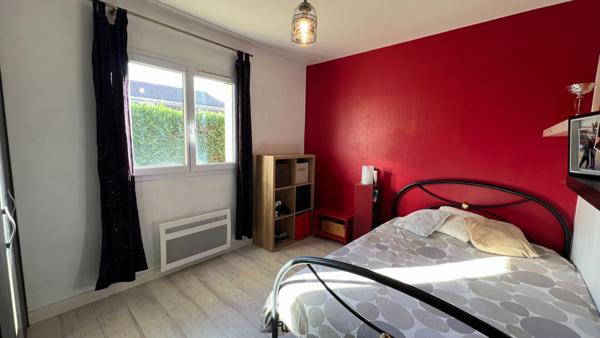 A vendre Maison contemporaine plain-pied bourg de Benquet 4 chambres jacuzzi garage