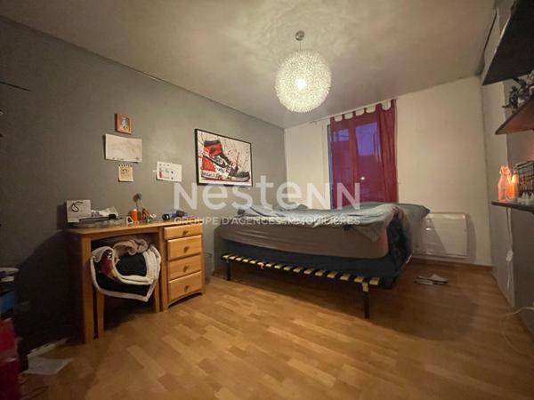 Maison familiale de 106 m2 avec 6 pièces située dans le bourg d'Igny jardin, A deux pas des commerces, de l'école Saint Nicolas, du collège Emile Zola. Proche ligne V et RER B gare Massy TGV. Proche Saclay et Vélizy