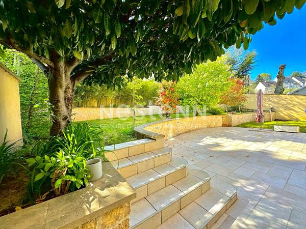 Nestenn Igny - Maison familiale de Prestige lumineuse de 250m², Secteur Palaiseau/Pileu, 6 chambres, bureau, double séjour avec accès terrasse/jardin, garage, sous-sol total, proche des commerces et transports