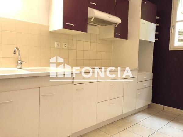 Location Appartement 3 pièces 64.2 m² - 83 RUE DU FOIX Blois 41000