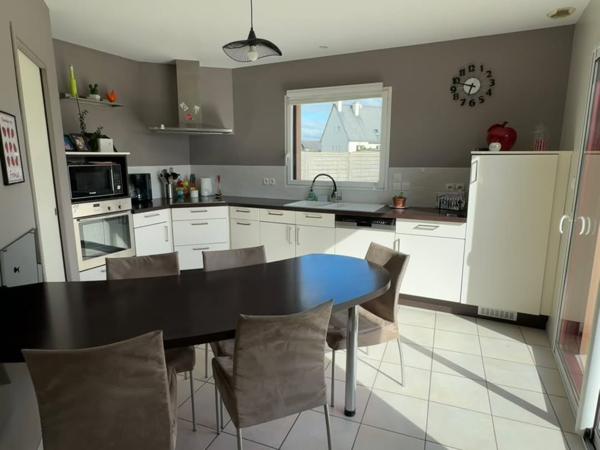 Maison 6 pièce(s) 120 m2 Lannilis