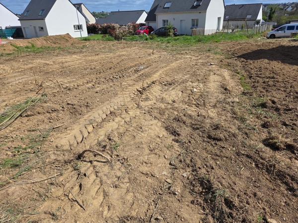 29600 SAINT MARTIN DES CHAMPS Terrain Saint Martin Des Champs 654 m2