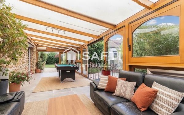 Maison meulière de caractère avec jardin, jacuzzi et combles aménageables