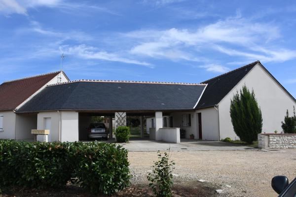 La Celle st Avant, centre bourg avec tous ses commerces, ensemble immobilier de 10 logements individuels de plain-pied pour 400 m² habitables, sur un terrain d'environ 2 800 m²