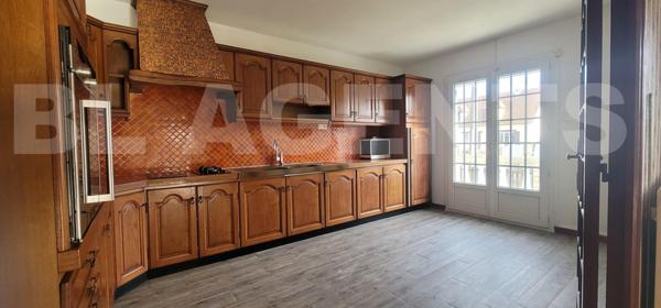 Maison familiale 99 m² - 5 pièces - 3 chambres - terrain 710 m²