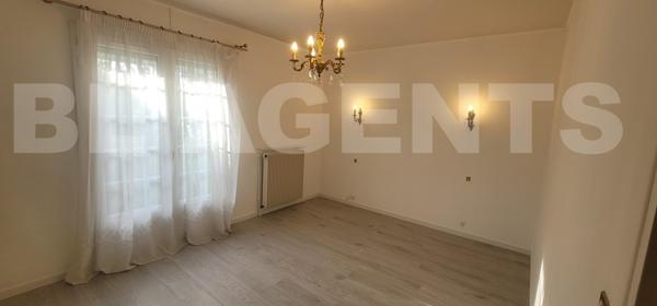 Maison familiale 99 m² - 5 pièces - 3 chambres - terrain 710 m²