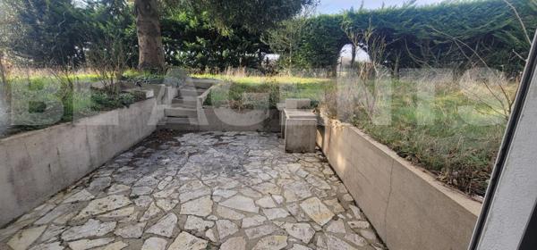 Maison familiale 99 m² - 5 pièces - 3 chambres - terrain 710 m²