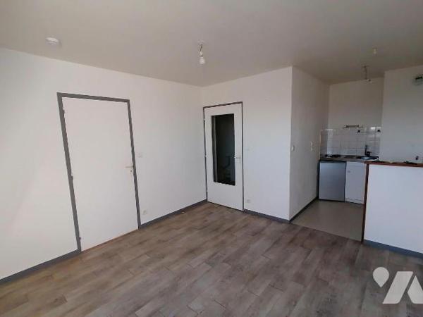 EXCLUSIVITE TRENTE CINQ NOTAIRES !! Au c?ur du centre-ville historique de Bruz, au 3ème et dern...