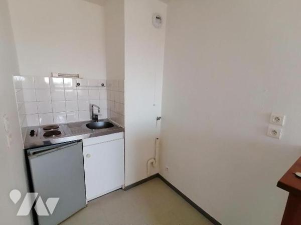 EXCLUSIVITE TRENTE CINQ NOTAIRES !! Au c?ur du centre-ville historique de Bruz, au 3ème et dern...