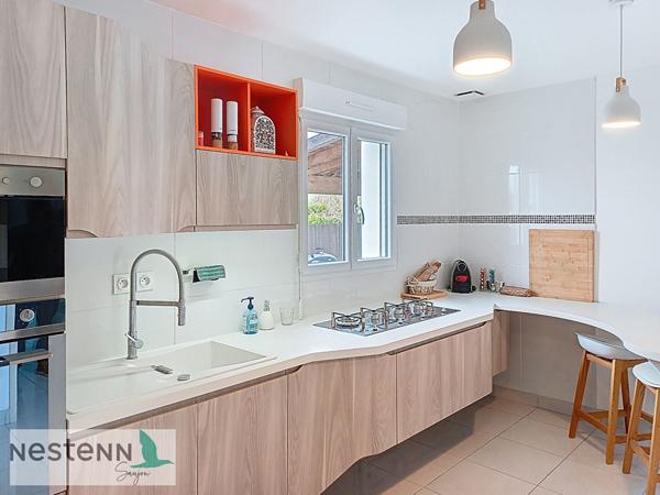 A vendre à Sémussac, pavillon à étage de 2018, 110 m²,3 chambres, 365 m² de terrain