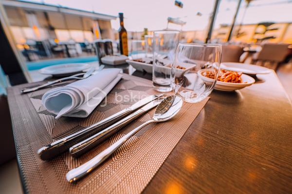 Très belle affaire de brasserie/ restaurant : 596.000 EUROS HAI ( Prix en baisse )
En plein coeur de DEAUVILLE
Une quarantaine de couverts en salle et une quarantaine en terrasses*
Appartement de fonction sur place
Affaire impéccablement tenue, prête à exploiter immédiatement, sans aucun travaux
Très belle cuisine entièrement équipée
Excédent brut d'exploitation ( E.B.E ) jusqu'à 100.000 EUROS
Excellent chiffres d'affaires
Gros potentiel d'évolution et de développement en termes de C.A, avec plus de journées d'ouverture, notamment en saison,,
Equipe et personnel en place
Affaire rentable et pérenne
Rare à trouver dans cette configuration
N'hésitez pas à m'appeler pour plus d'informations et une visite , qui s'impose
Cette annonce référence 331993 vous est présentée par votre agent commercial BSK Immobilier VANARITH HUOT (EI) immatriculé au RSAC de LISIEUX (14100) sous le numéro 83514997200019.
Cette annonce référence 334468 vous est présentée par votre agent commercial BSK Immobilier6