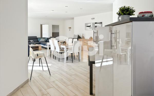 Maison à vendre    4 pièces •  Ruoms