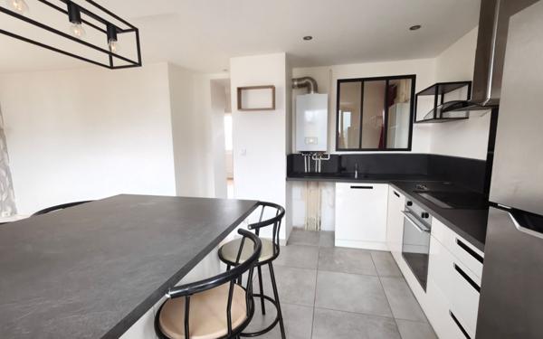 Appartement à louer    3 pièces • 55 m2 Échirolles