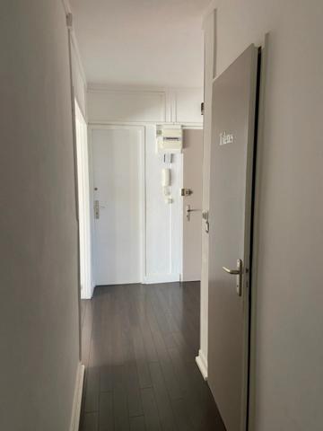 REZE HYPER BIEN SITUE TRES BEL APPARTEMENT T4 RENOVE AVEC LOCATAIRES EN PLACE DANS RESIDENCE ENTRETENUE
