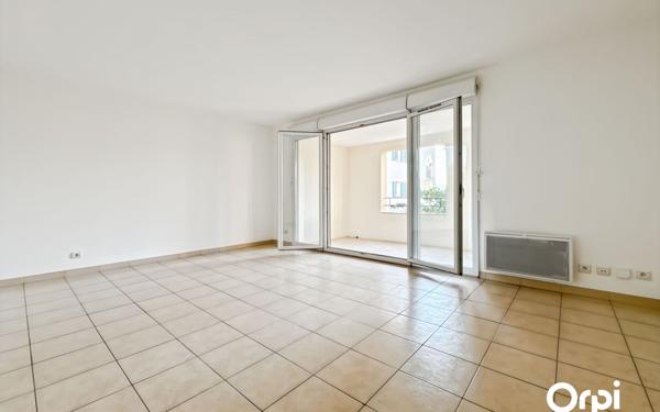 Appartement à vendre    3 pièces • 66,49 m2 Cogolin