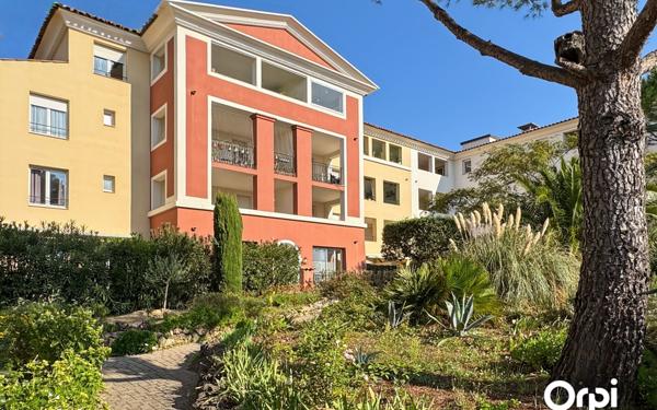 Appartement à vendre    3 pièces • 66,49 m2 Cogolin