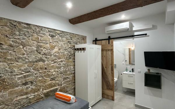 Appartement à louer    2 pièces • 11 m2 Toulon