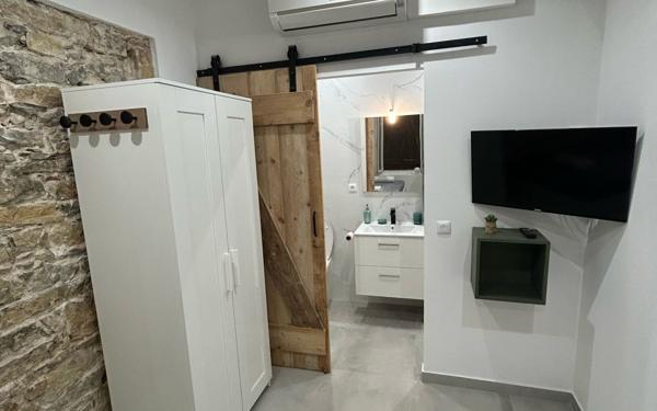 Appartement à louer    2 pièces • 11 m2 Toulon