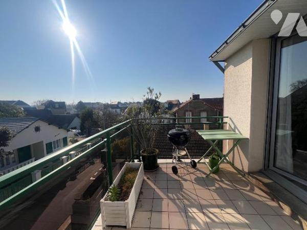 A VENDRE - PORNICHET - EMPLACEMENT IDEAL : PROCHE MARCHE - APPARTEMENT DUPLEX T4 
Dans un envi...