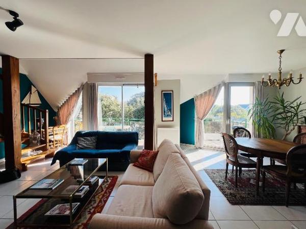 A VENDRE - PORNICHET - EMPLACEMENT IDEAL : PROCHE MARCHE - APPARTEMENT DUPLEX T4 
Dans un envi...