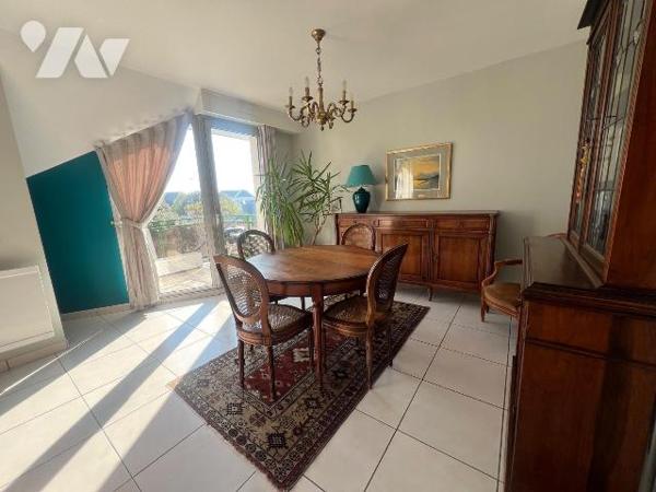 A VENDRE - PORNICHET - EMPLACEMENT IDEAL : PROCHE MARCHE - APPARTEMENT DUPLEX T4 
Dans un envi...