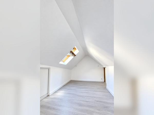 RUE DE L'OUEST - T1 BIS EN MEZZANINE