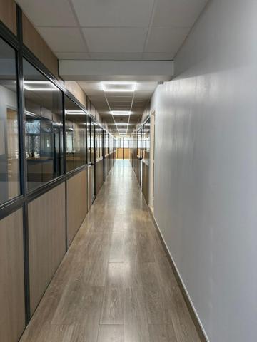 Local commercial 660 m²