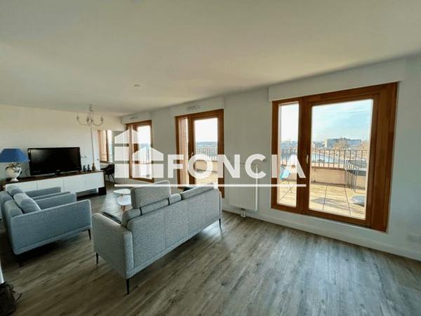 Location Appartement 4 pièces 97.8 m² - 91 QUAI DE L'OUEST Lille 59000