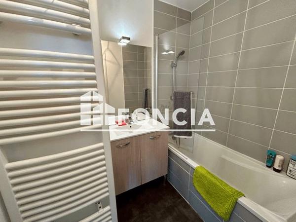 Location Appartement 4 pièces 97.8 m² - 91 QUAI DE L'OUEST Lille 59000