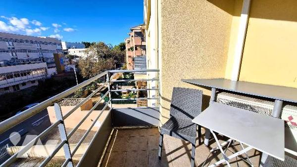 Appartement T2 terrasse  parking centre-ville