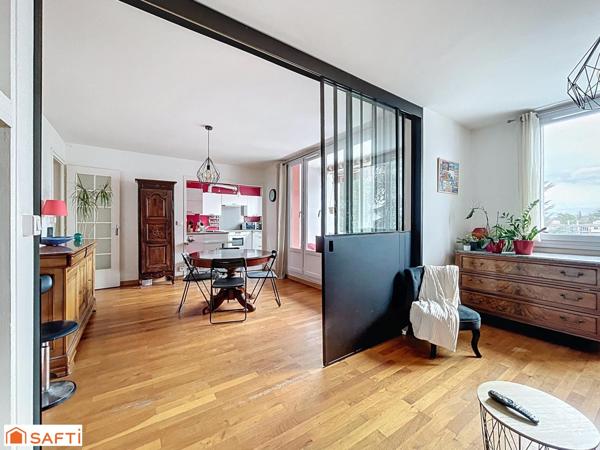 T5 lumineux dans résidence verdoyante