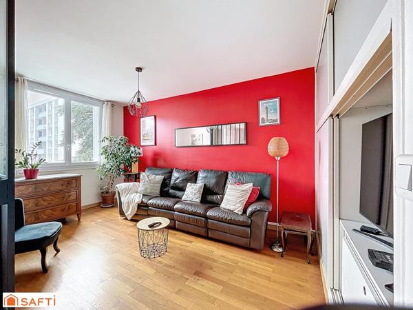 T5 lumineux dans résidence verdoyante