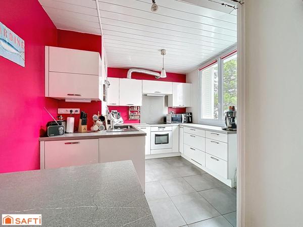 T5 lumineux dans résidence verdoyante