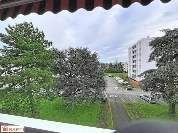 T5 lumineux dans résidence verdoyante