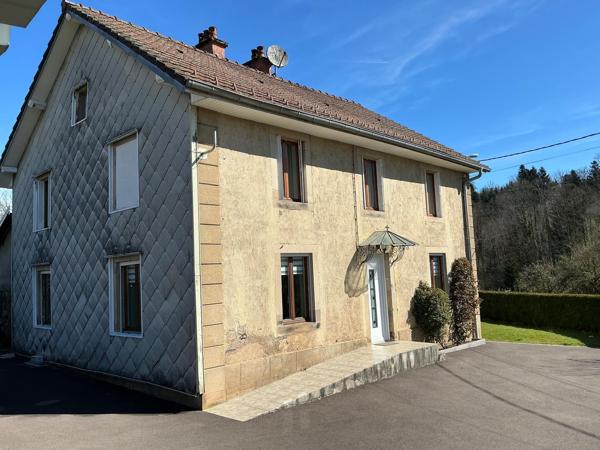 Maison 160 m2, 6 pièces 4 chambres, dépendance, sur 2151 M2 de terrain