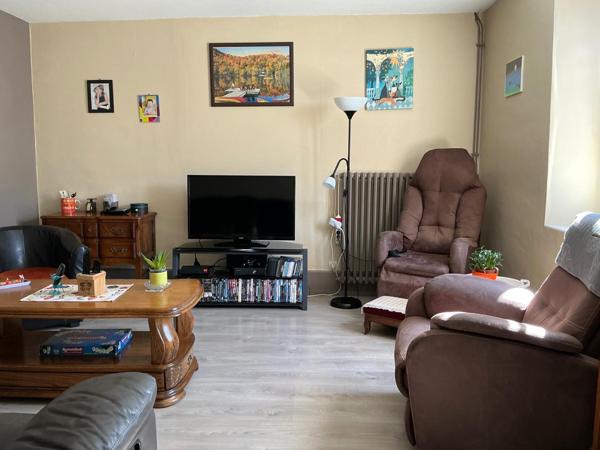 Maison 160 m2, 6 pièces 4 chambres, dépendance, sur 2151 M2 de terrain