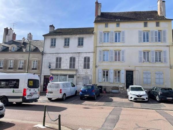 Immeuble en centre ville de Chatillon sur seine avec rendement locatif à 10 % net