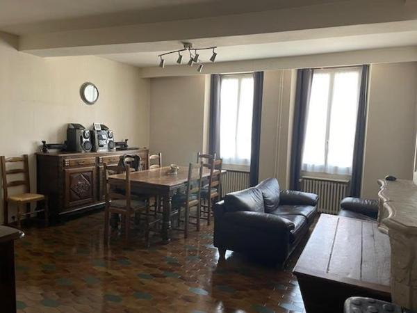 Immeuble en centre ville de Chatillon sur seine avec rendement locatif à 10 % net